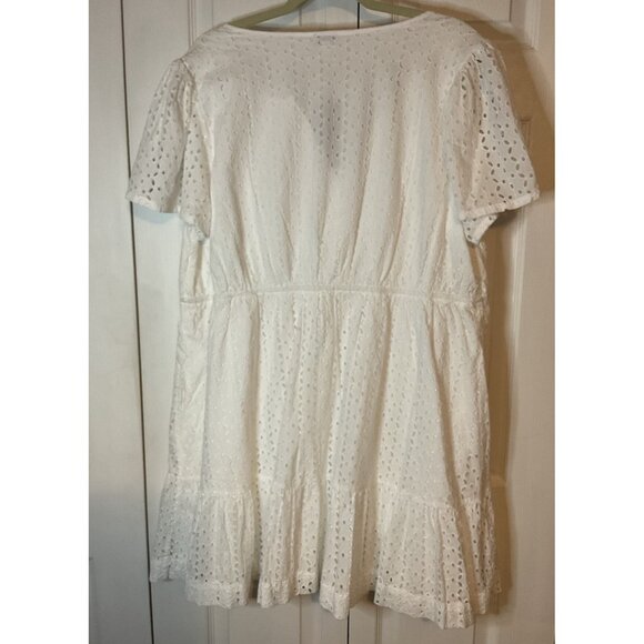 Crown & Ivy White Eyelet Dress Romantic Size 2X New $109 - Picture 4 of 4